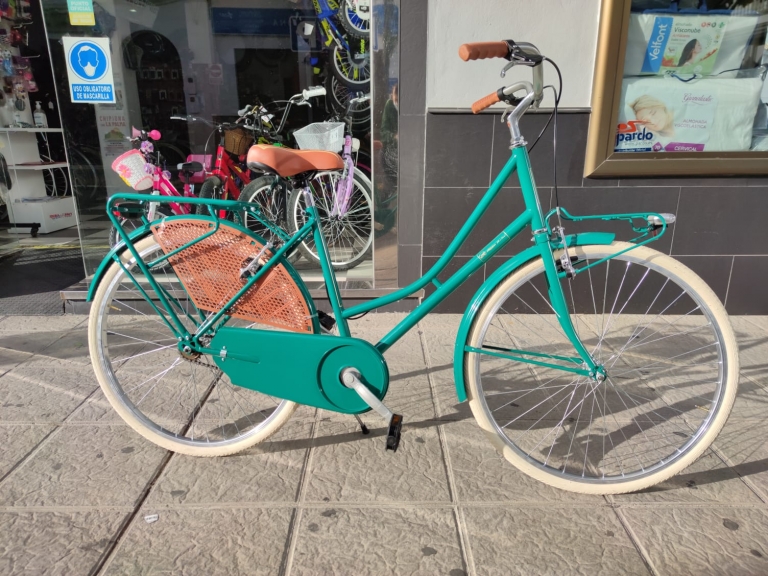 bicicleta clasica holandesa verde